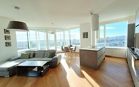 Sag Panorama Apartment 3 Rooms 19Th Floor Great View Free Parking
